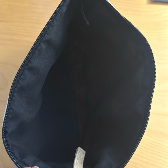 Beautycounter makeup pouch - Picture 3 of 3